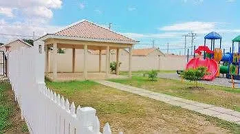 The Oasis Golf Retreat 호텔 Spanish Town