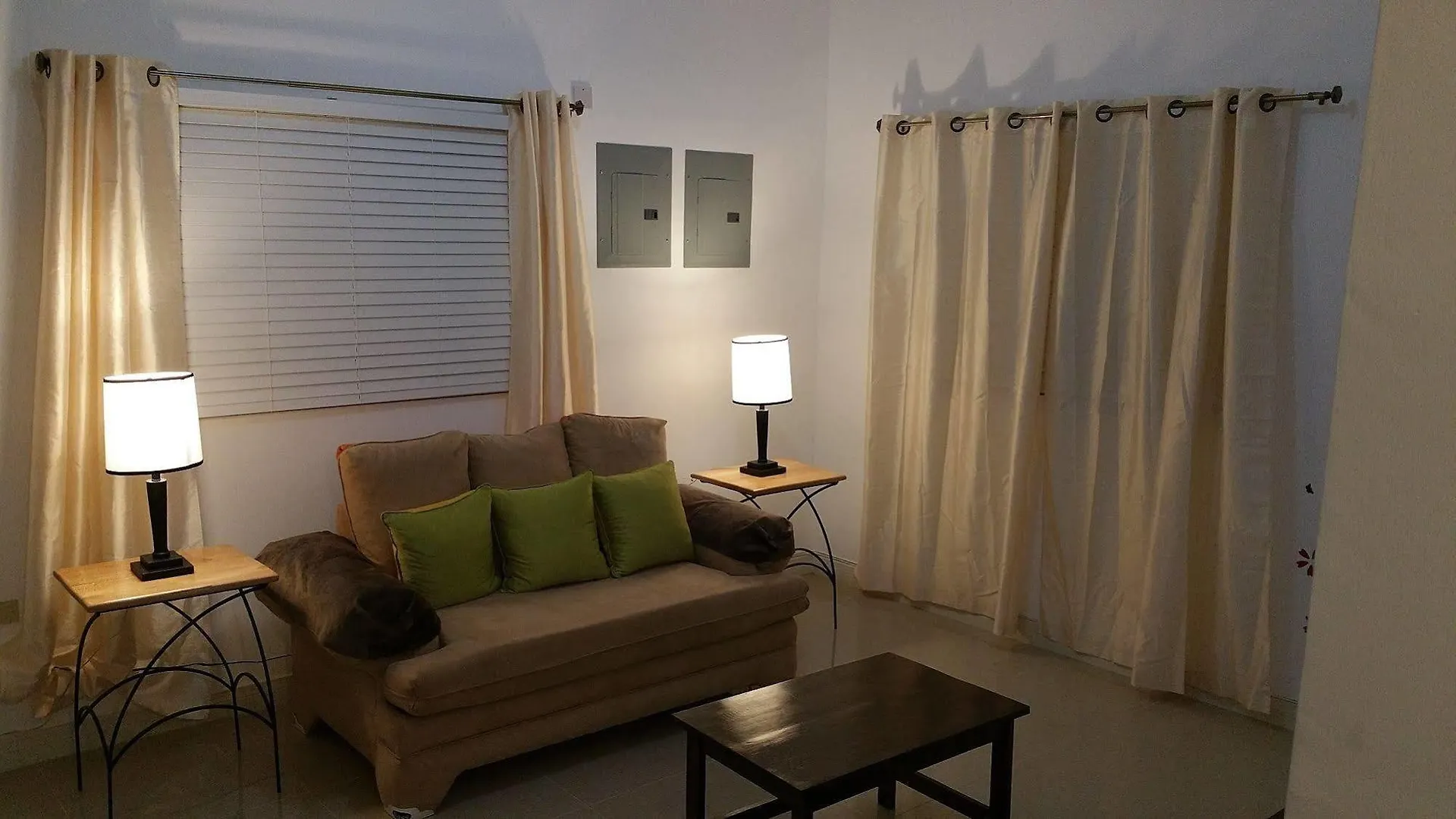 The Oasis Golf Retreat 호텔 Spanish Town